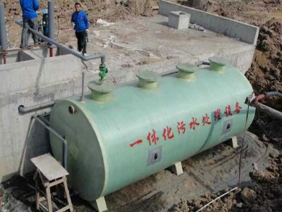点击查看详细信息<br>标题：玻璃钢化粪池安装现场 阅读次数：5472